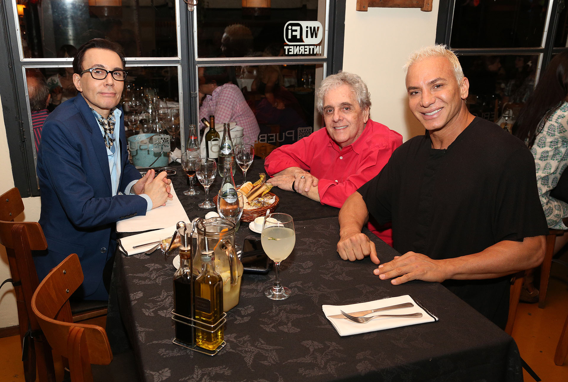 Marcelo Polino, Antonio Gasalla fueron a ver “Mahatma”, de Flavio Mendoza, en Carlos Paz. Luego, compartieron una cena (Mario Sar / Teleshow)