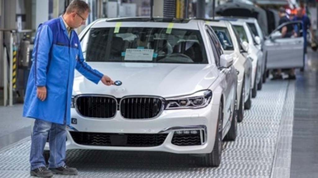 El enfrentamiento entre Trump y las grandes automotrices, muchas de las cuales producen en México, afectó negativamente los pronósticos para América Latina