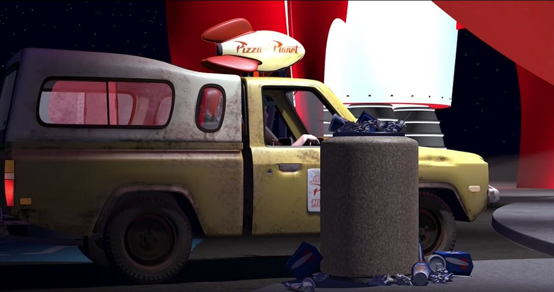 En ‘Toy Story’ es donde más veces aparece el camión de Pizza Planet. Aparecerá en todas las películas de Pixar, salvo en ‘Los Increíbles’