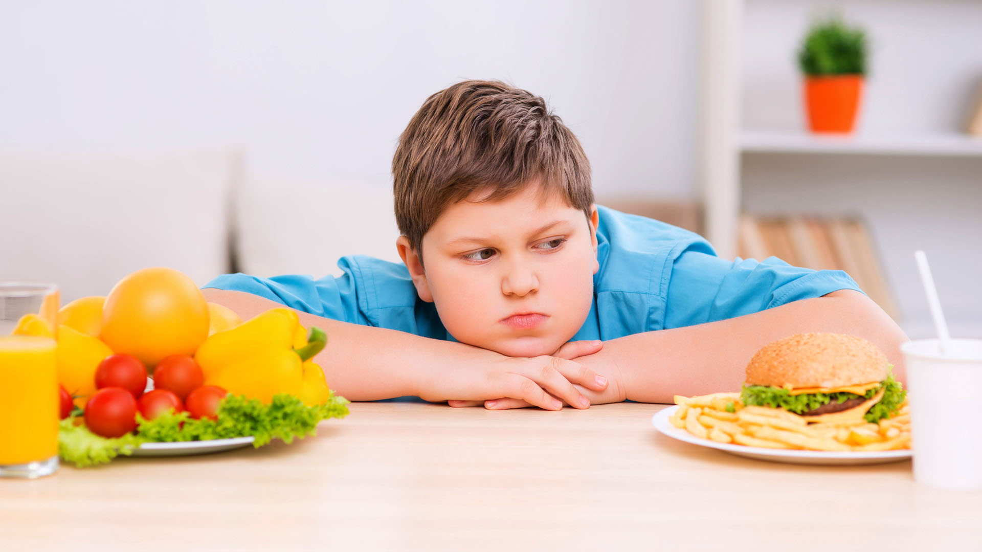 Dos estudios analizaron la causa de la predilección por los alimentos con alto contenido de grasa (iStock)
