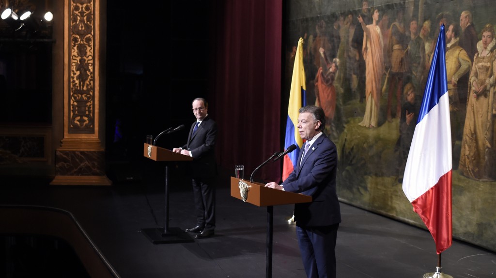 Los mandatarios coincidieron el lunes, durante la gala oficial de bienvenida del año Colombia-Francia, que la cultura es un factor de paz y reconciliación en los países que la ponen en práctica (AFP)