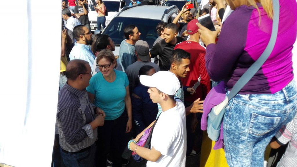 Los venezolanos quieren un cambio de gobierno urgente (@adrianadelia)