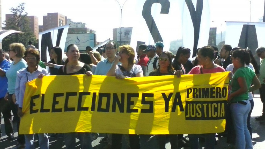 La primera protesta sorpresa en Venezuela (@RafaelDGuzmanR)