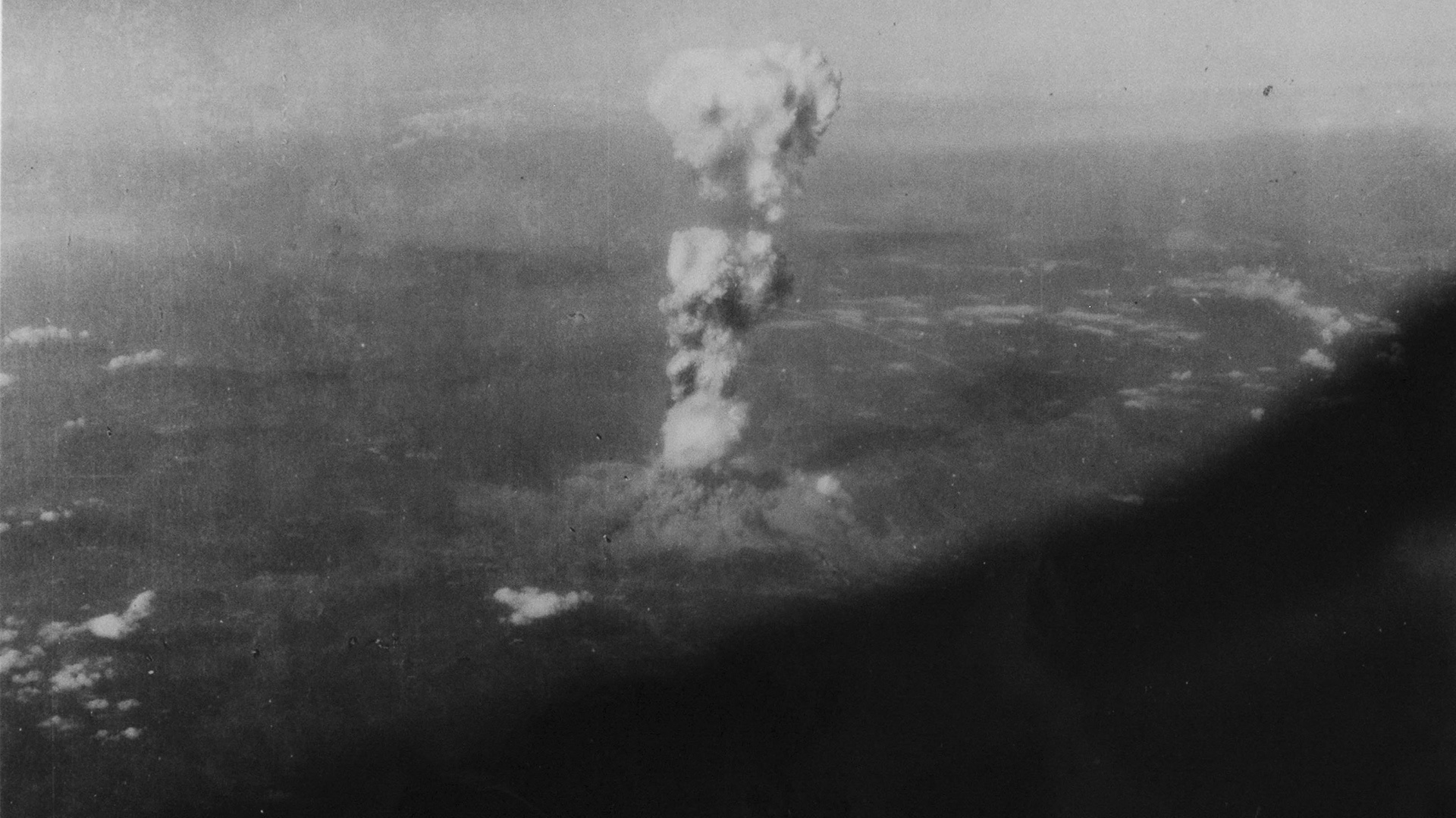 La explosión nuclear vista desde el bombardero B-29 “Enola Gay” (EFE)
