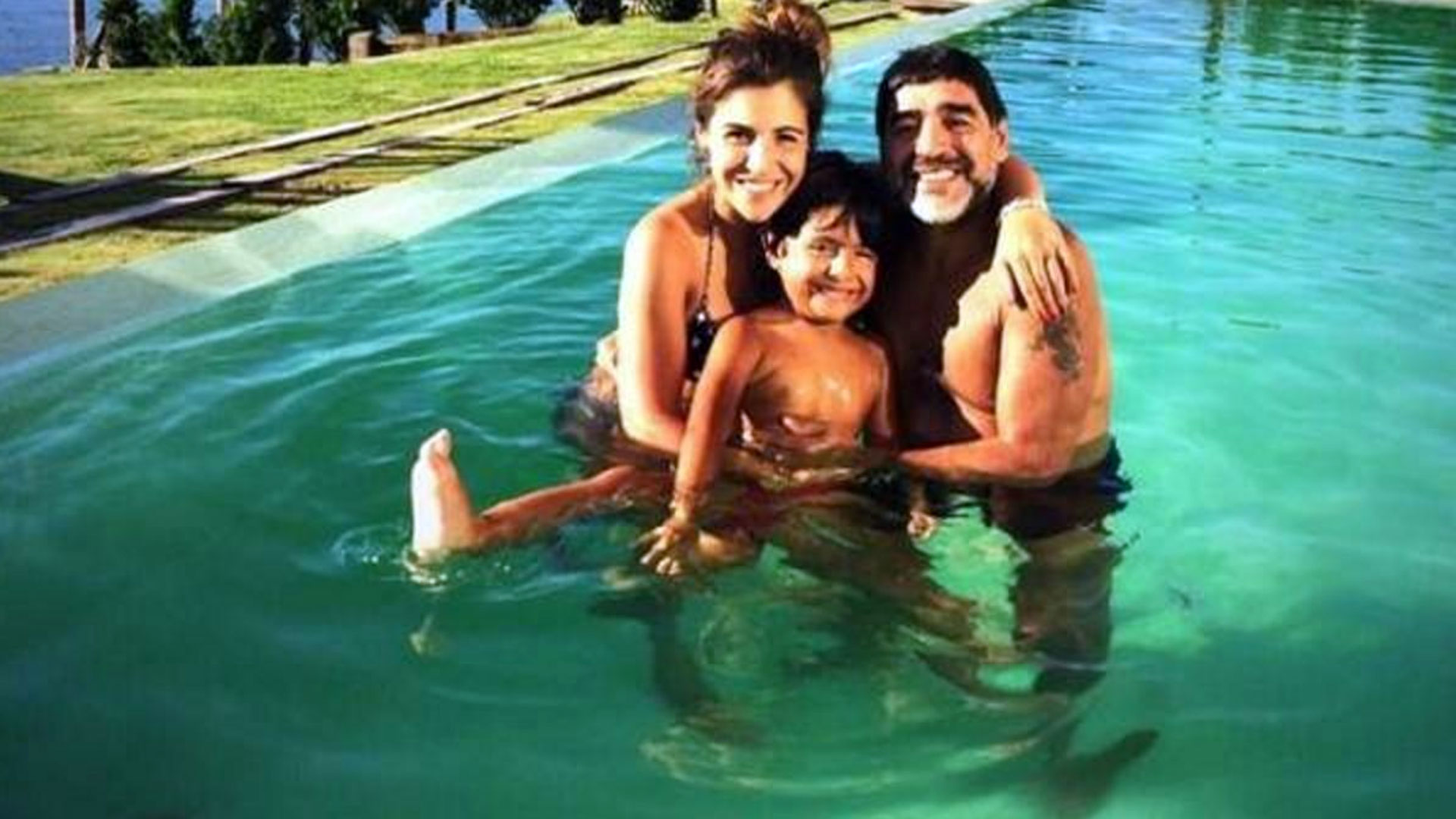 Diego Maradona con su nieto Benjamín