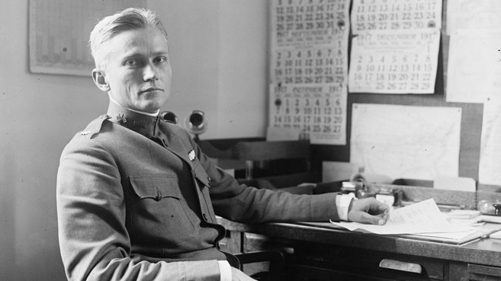 Hiram Bingham IV, el agregado militar de EEUU en Francia que entregó visas a miles de judíos europeos para escapar el Holocausto, a pesar de que su país lo prohibía