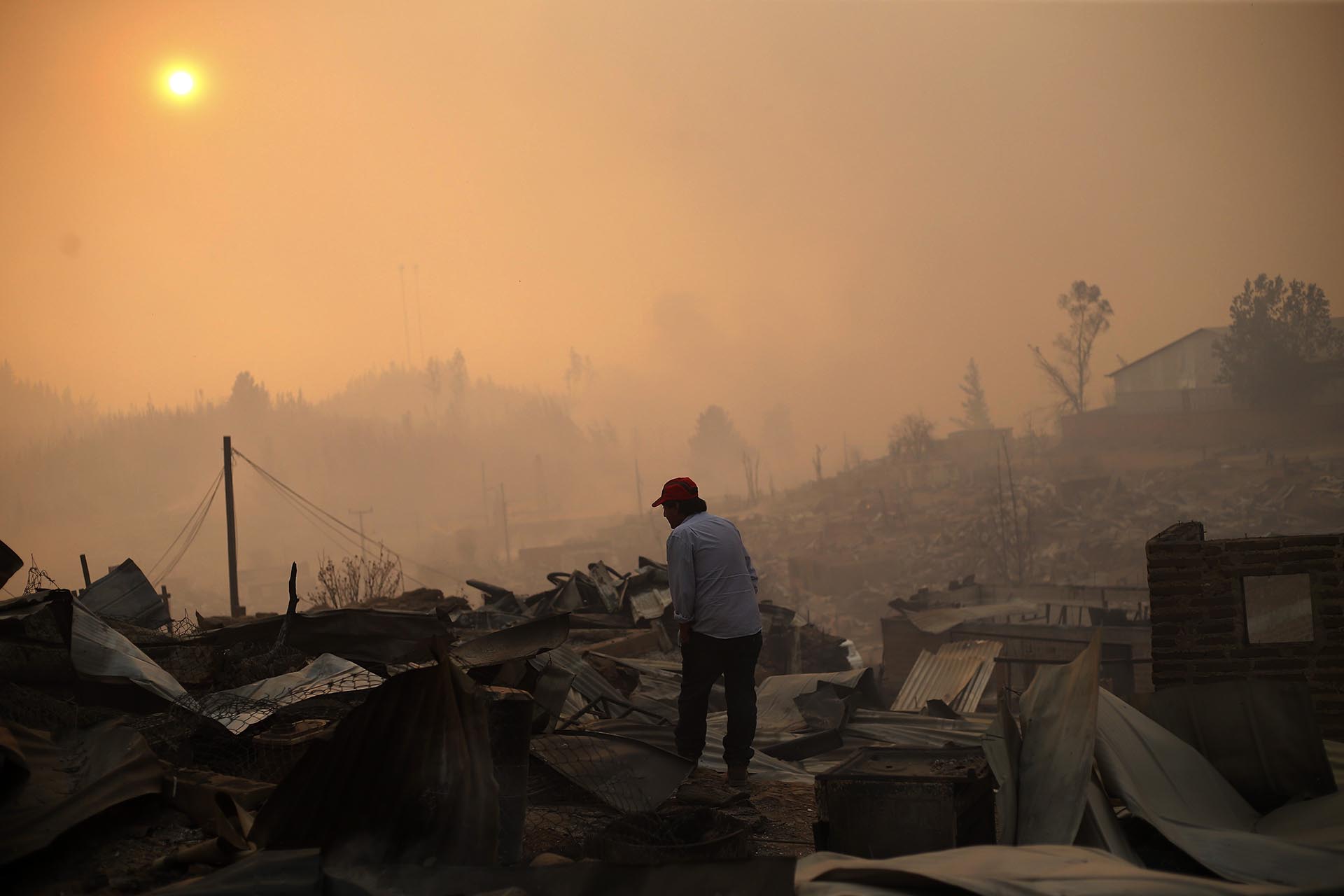 Según el Ministerio del Interior, la superficie afectada por incendios supera en más de un 2.000% el registro de la temporada pasada. Cerca de 3.000 incendios han devastado más de 381.000 hectáreas durante la temporada 2016-2017