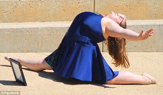 “Es un lanzamiento emocional, así que si tengo un buen día, voy a bailar, y si tengo un mal día, voy a bailar”, confiesa Howell.