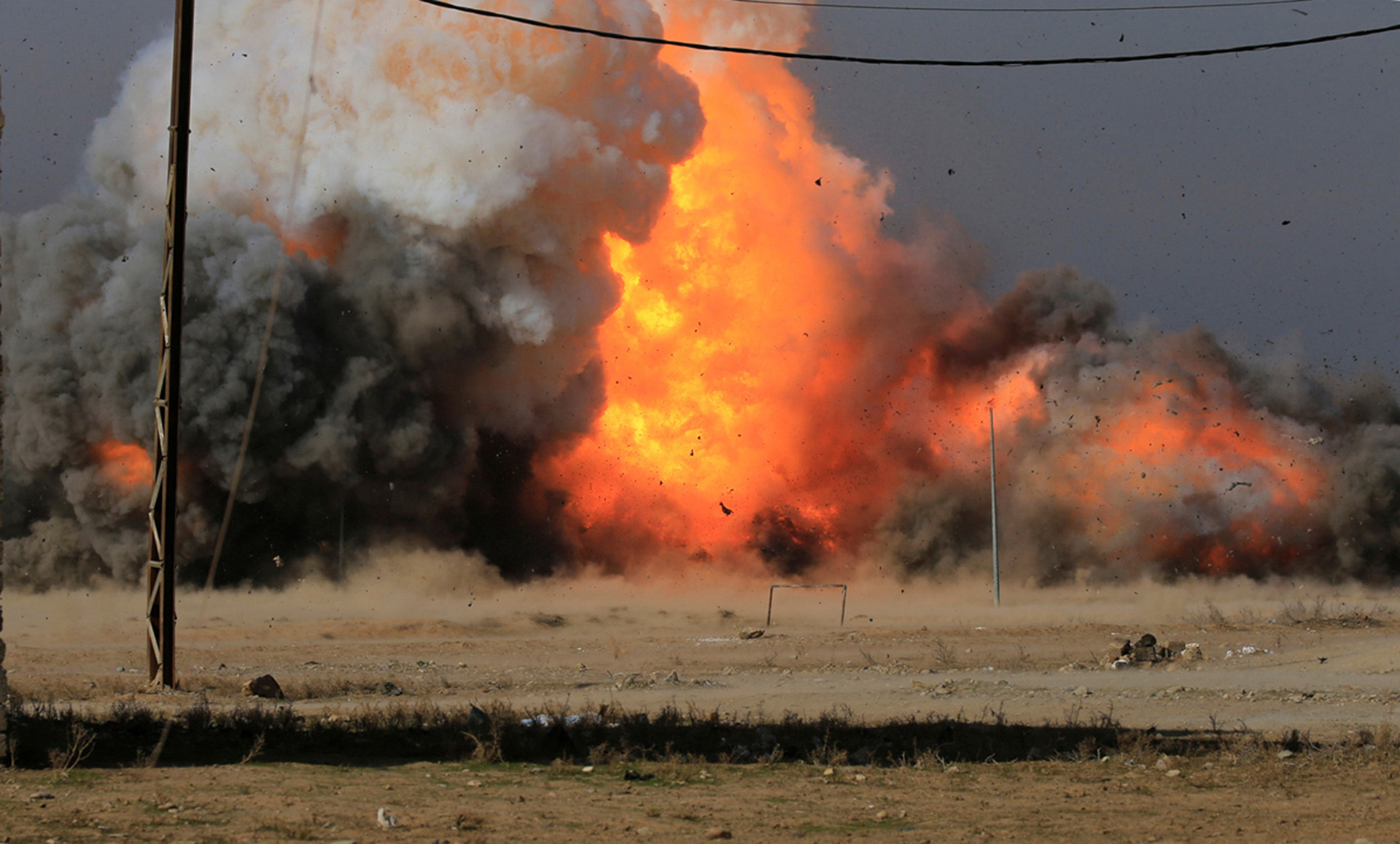 La explosión de un coche bomba en Mosul (Reuters)