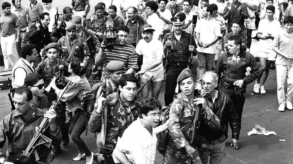 El golpe fue contra el entonces presidente constitucional Carlos Andrés Pérez