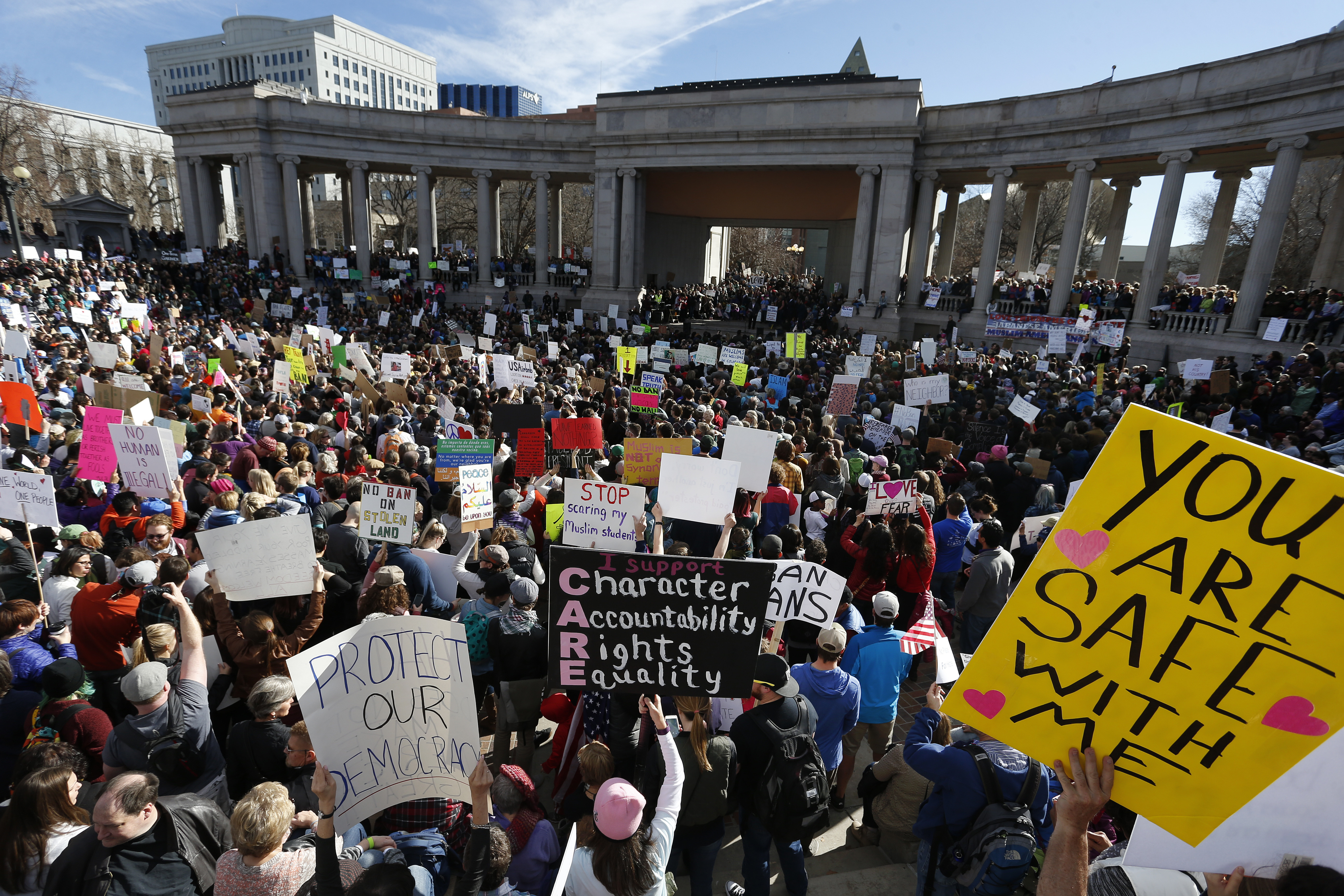 En Denver (Estados Unidos) fue otra de las ciudades donde congregaron los manifestantes. (AP)