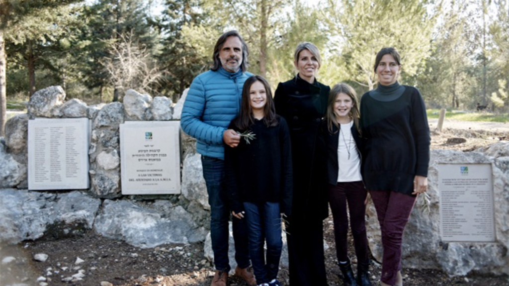Arroyo Salgado y sus hijas visitaron el Centro de Conmemoración a la memoria de Alberto Nisman