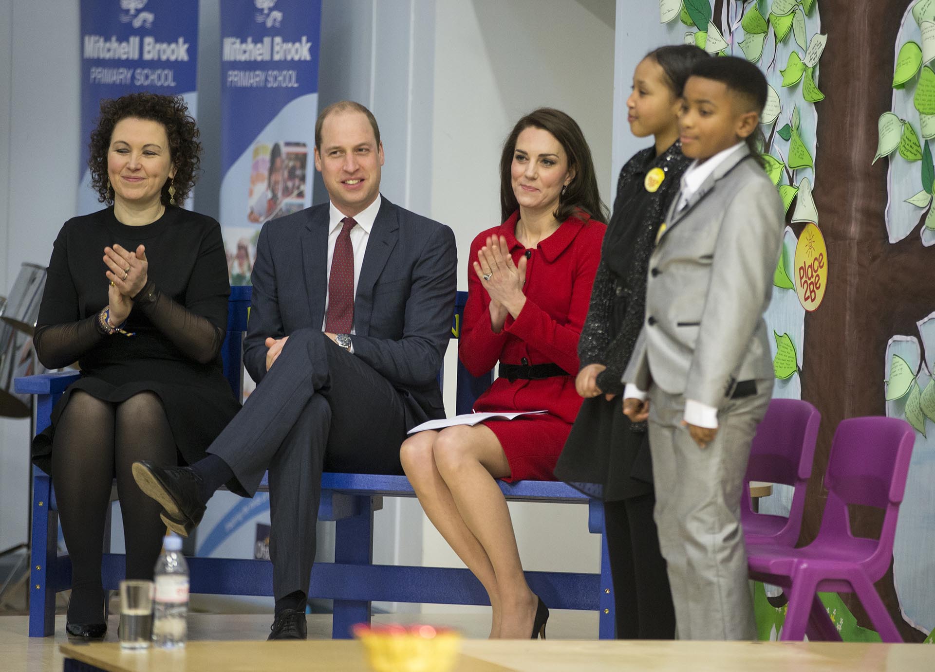La pareja real británica se mostró plena en una de las primeras ocasiones en el año en la que compartieron un compromiso oficial. Días atrás, se presentaron en una carrera deportiva junto al príncipe Harry /// Fotos: Getty Images