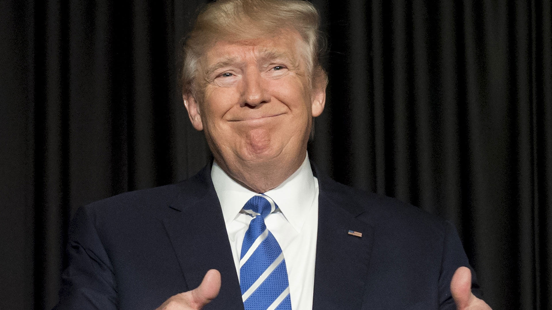 Trump dijo que el papelón histórico en la entrega de los Premios Oscar se debió a que Hollywood se concentró en la política y no en el espectáculo. (AFP)