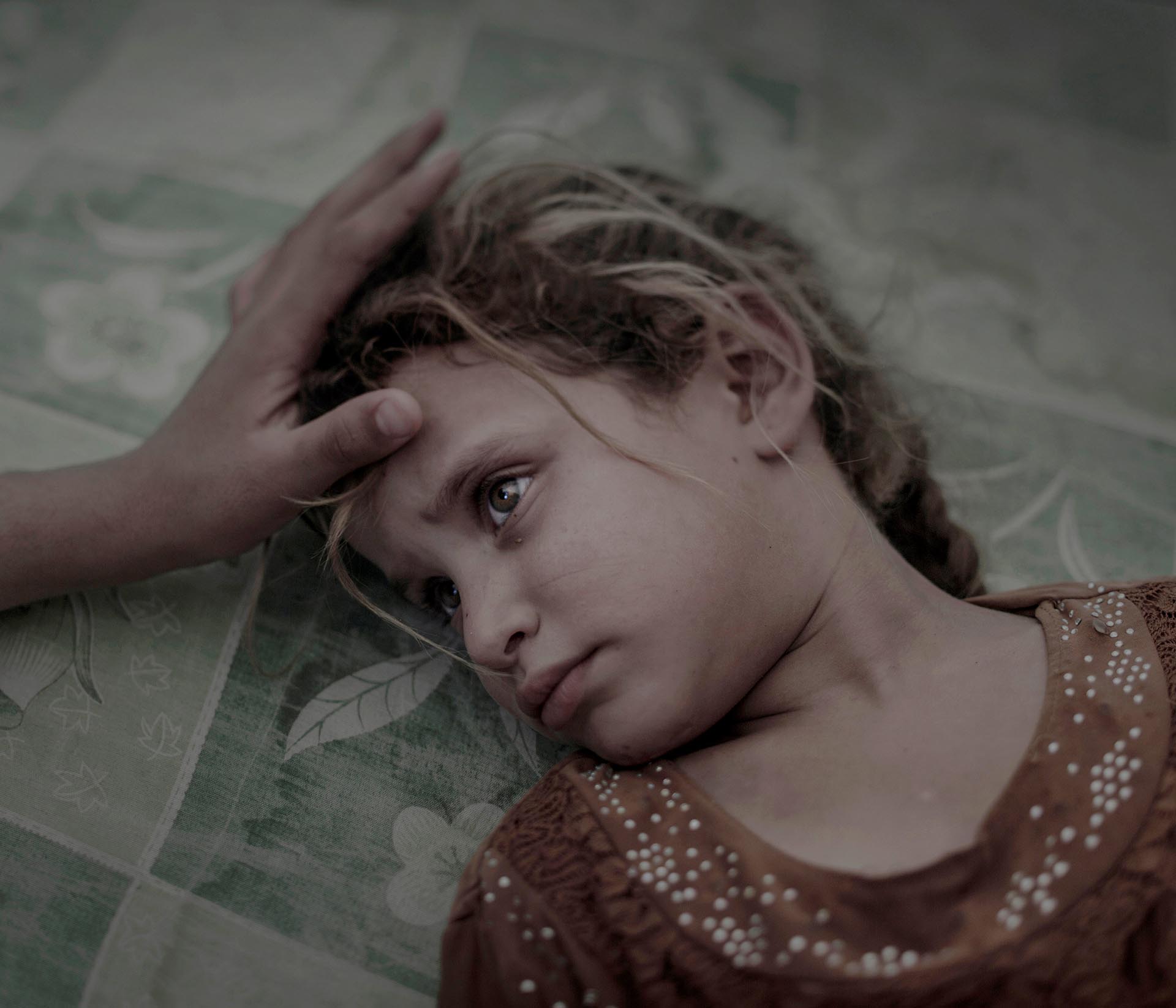 Gente, primer premio. La pequeña Maha, de 5 años, y su familia huyen del Estado islámico en Irak. Magnus Wennman, Aftonbladet/REUTERS