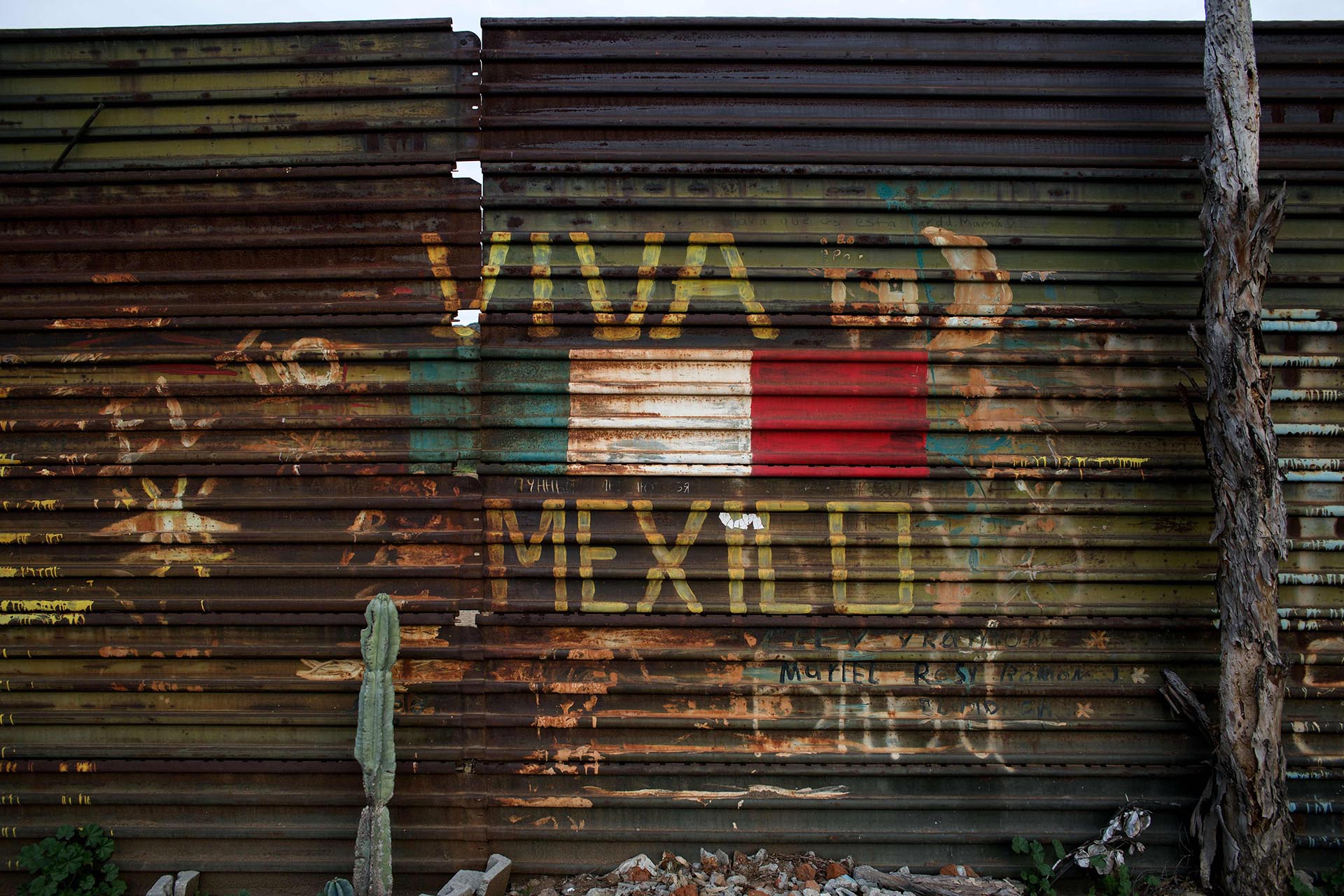 Detalle de las vallas que separan México de Estados Unidos, en Tecate