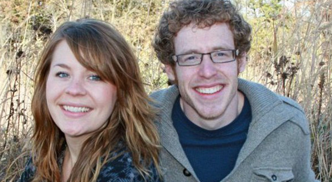 Johanna debe vivir en un ambiente de total esterilidad pues es alérgica a cada elemento que le rodea incluyendo su esposo, sus padres, su propia casa y hasta el olor de los alimentos que cocina