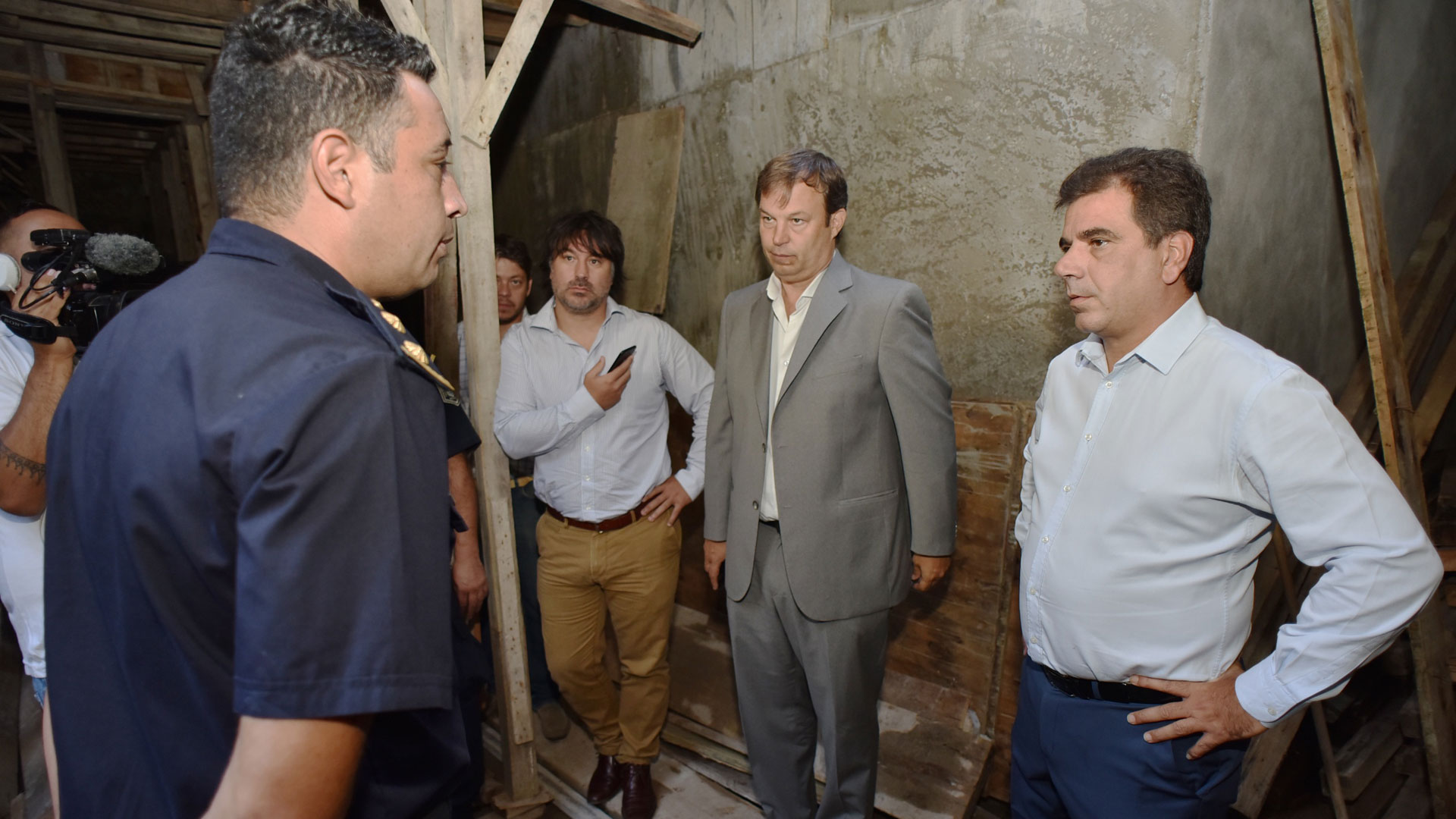 Ritondo junto al Intendente de Almirante Browm, Mariano Cascallares