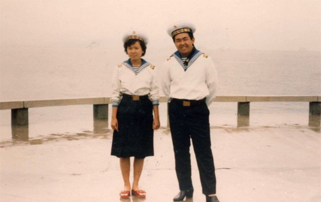 Li Nam Ok y Kim Jong-nam en Wonsan en 1987 (Imogen O’Neil/The Golden Cage: Life with Kim Jong Il, A Daughter’s Story)