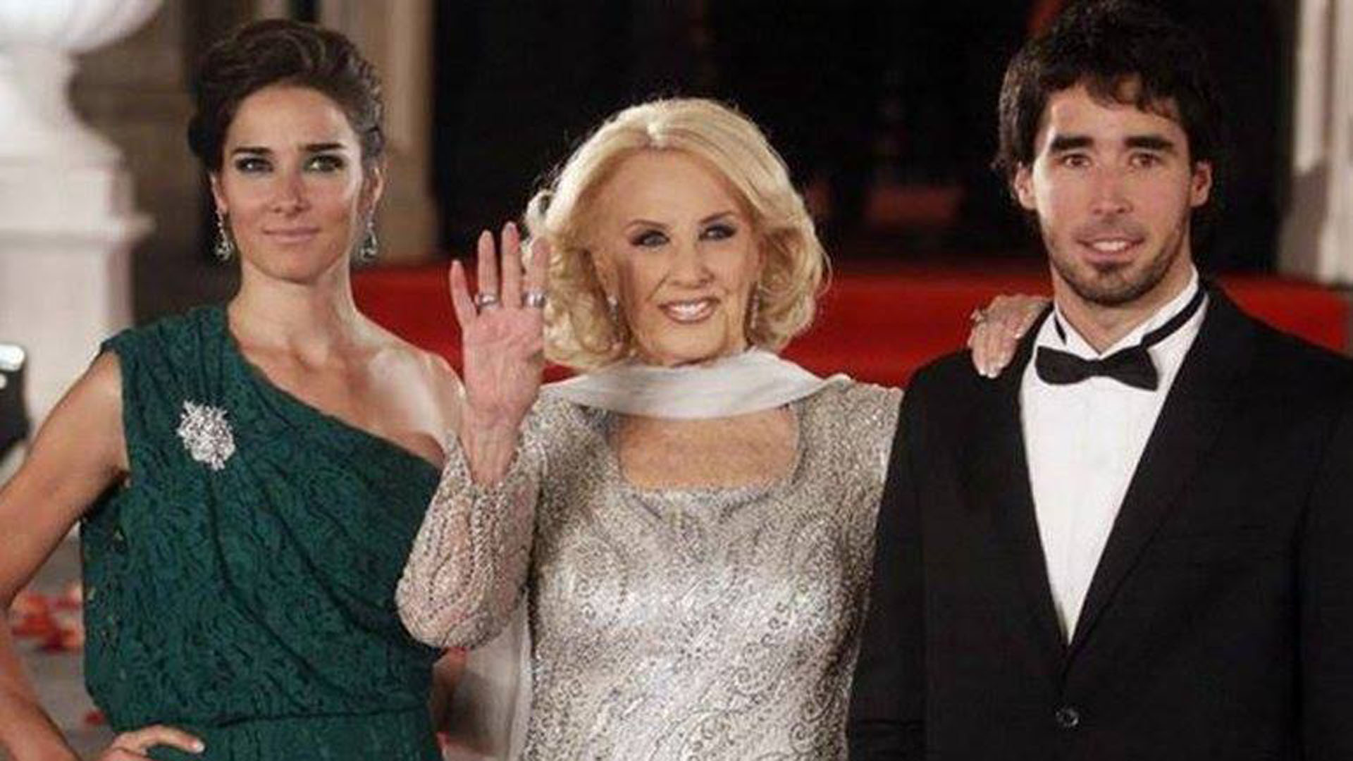 La diva con sus nietos, Juana y Nacho Viale