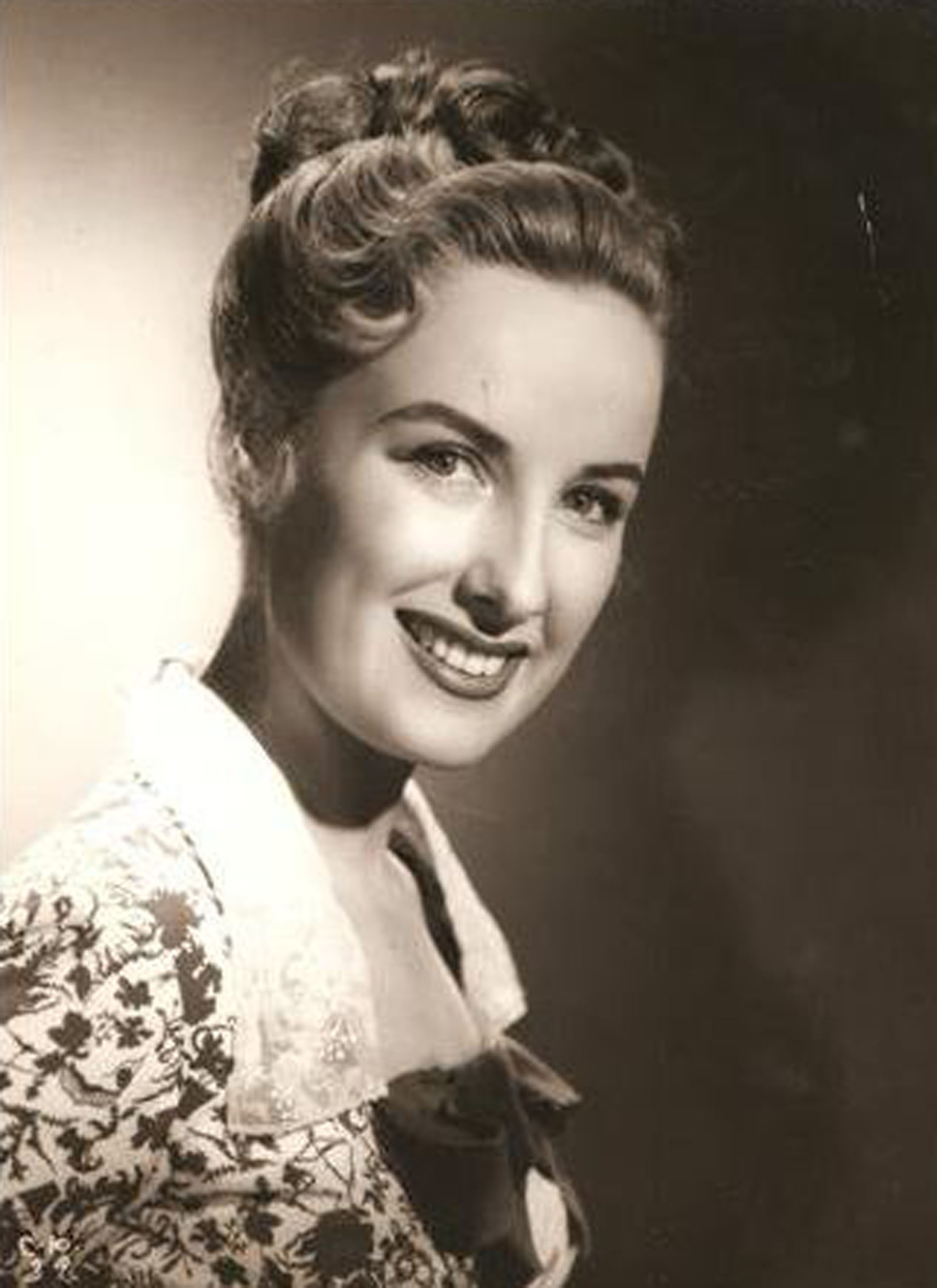 Mirtha Jung 49 - kijg7n7