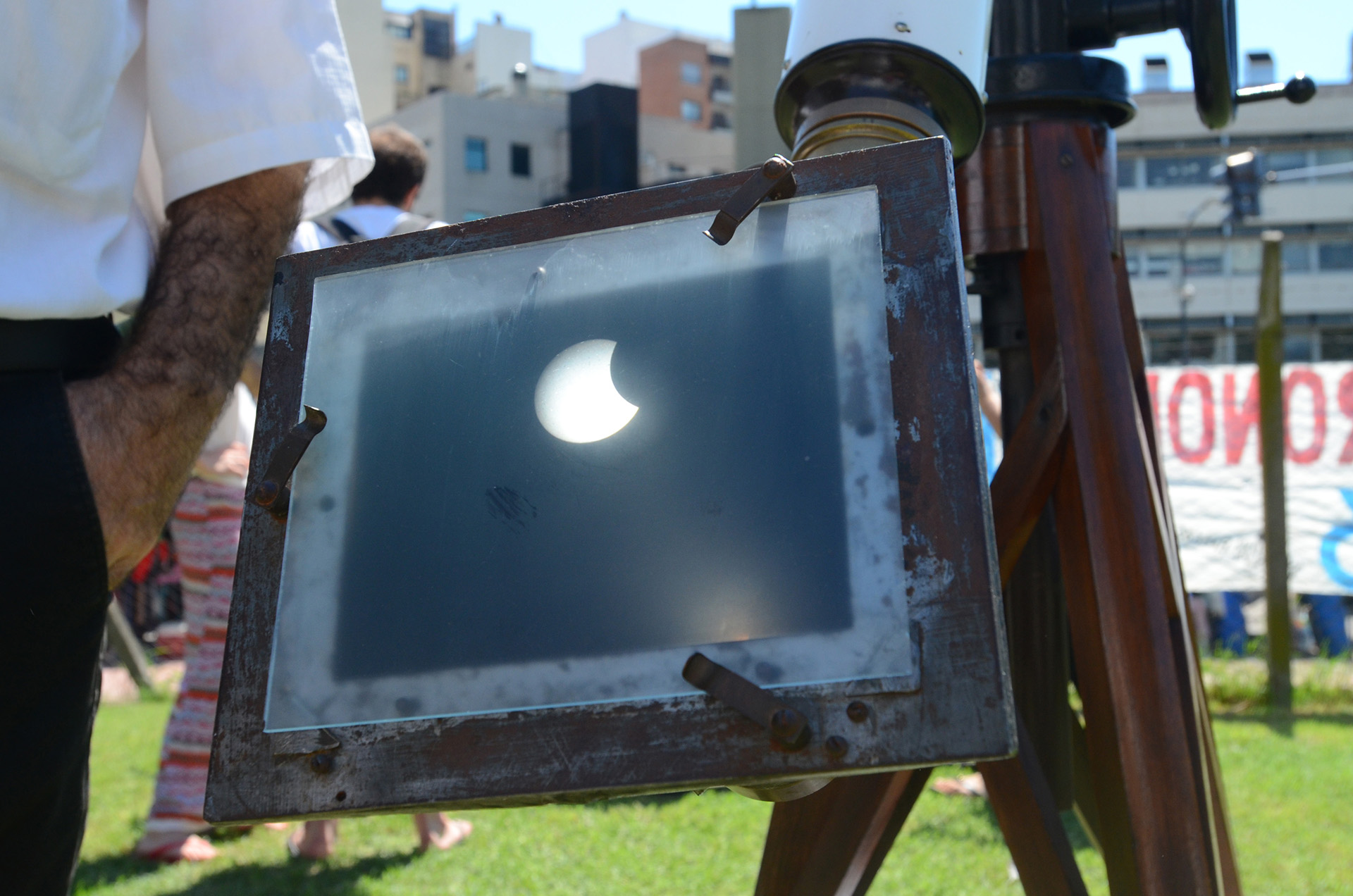 El eclipse anular del domingo fue visible principalmente desde Chile y Argentina, antes de continuar su sombra por el Océano Atlántico y países africanos