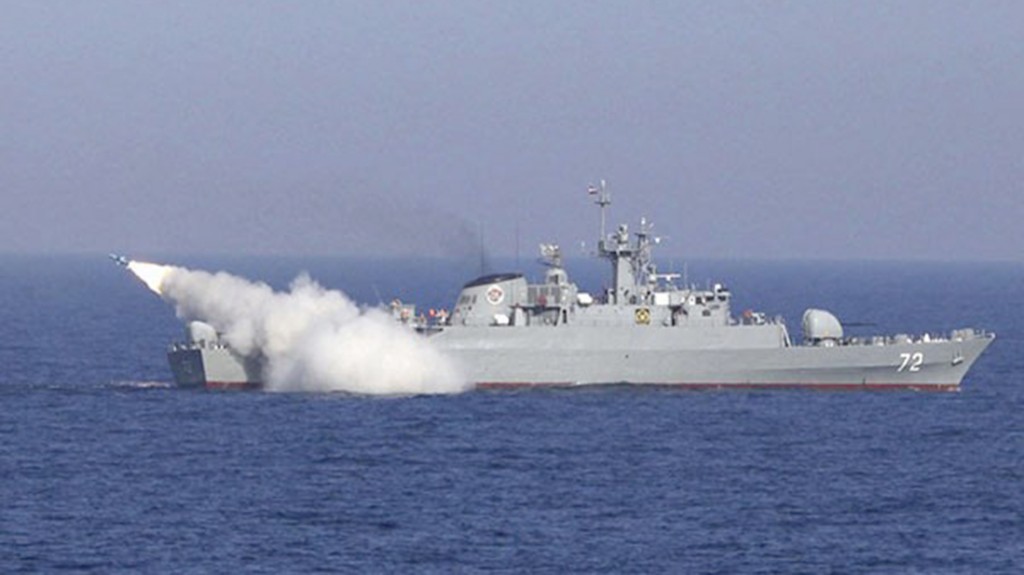 El nuevo misil de crucero Nasir está diseñado para atacar blancos navales, y en su primera prueba acertó con “máxima precisión”, según el ministro de Defensa iraní (Fars)