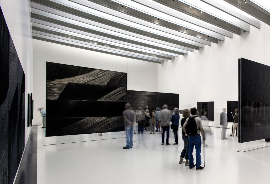 Museo Soulages. Los espacios y la iluminación permiten diferentes tipos de exhibiciones