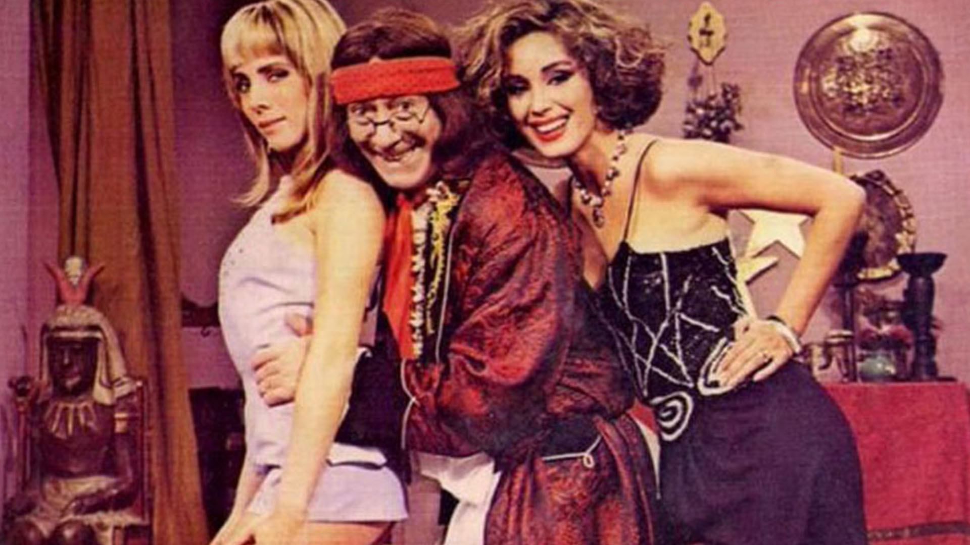 Alberto Olmedo, Adriana Brodsky y Beatriz Salomón en el clásico sketch del “Manosanta”