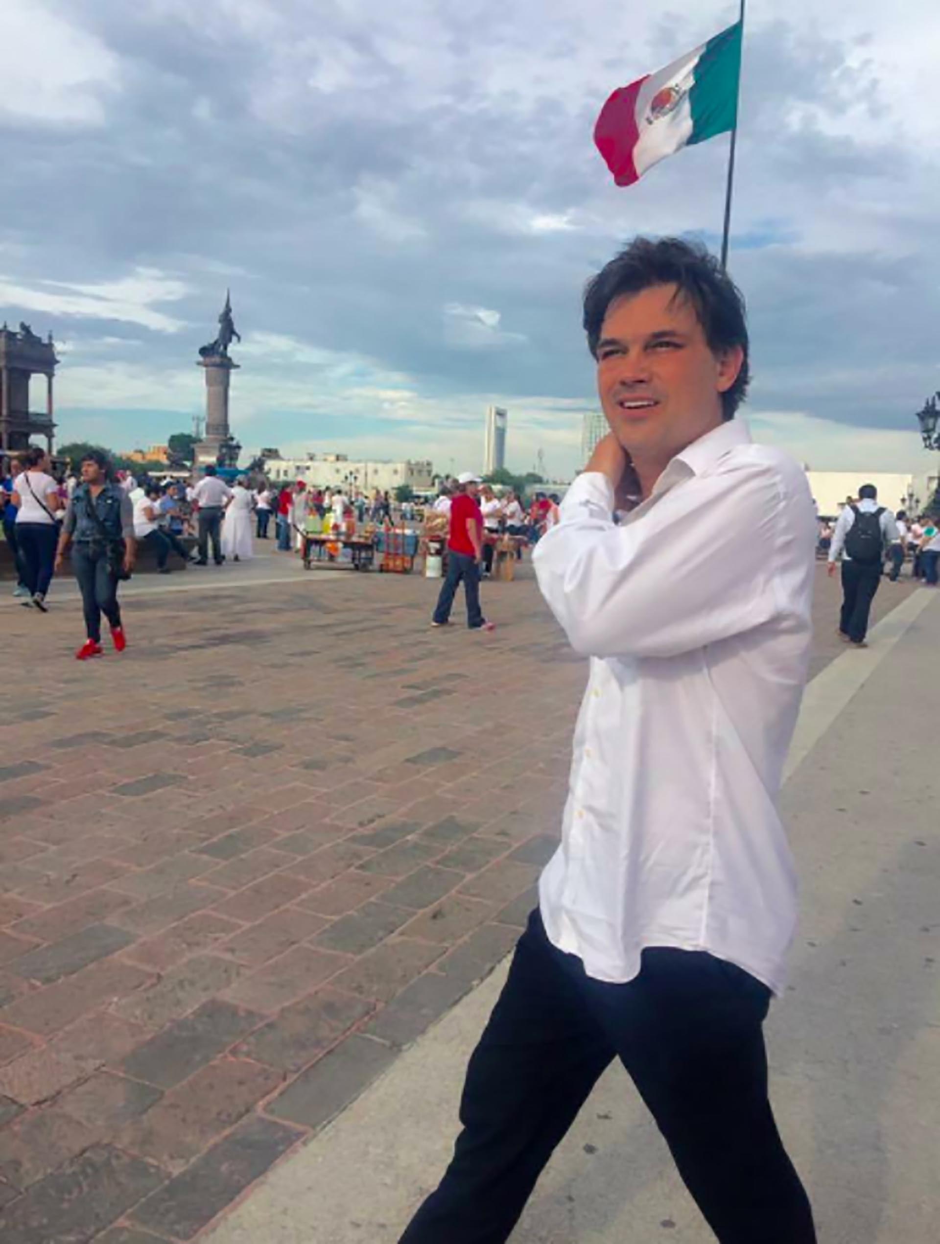 “Pato” Zambrano, un ex participante del reality show “Big Brother” (Gran Hermano) que se postula para Presidente