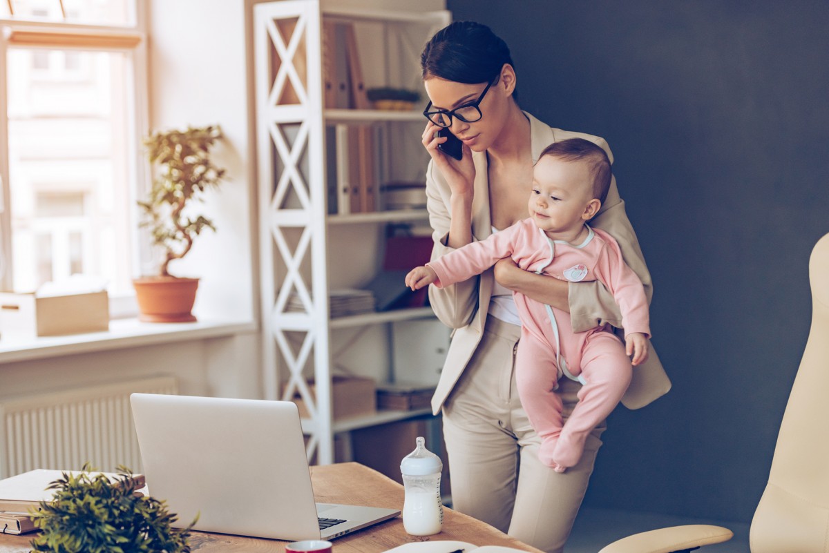 Realizar actividades de relajación como también el diálogo continuo entre pareja y con amigos son técnicas que ayudan a relajar la mente y lograr que deseado embarazo pueda ser posible (iStock)