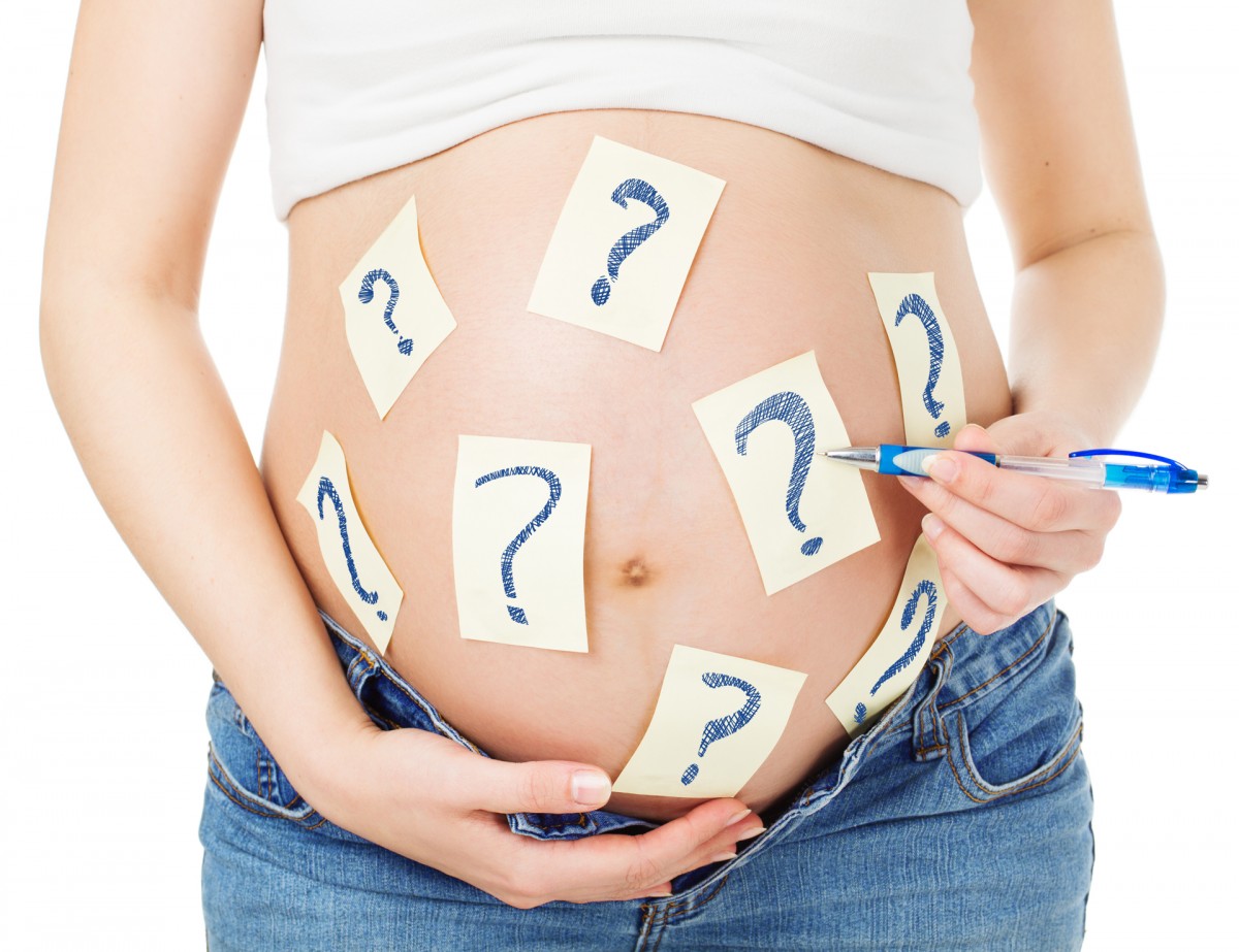 Estrés, conflictos hormonales como también problemas psicológicos y matrimoniales pueden afectar el deseo de quedar embarazada (iStock)