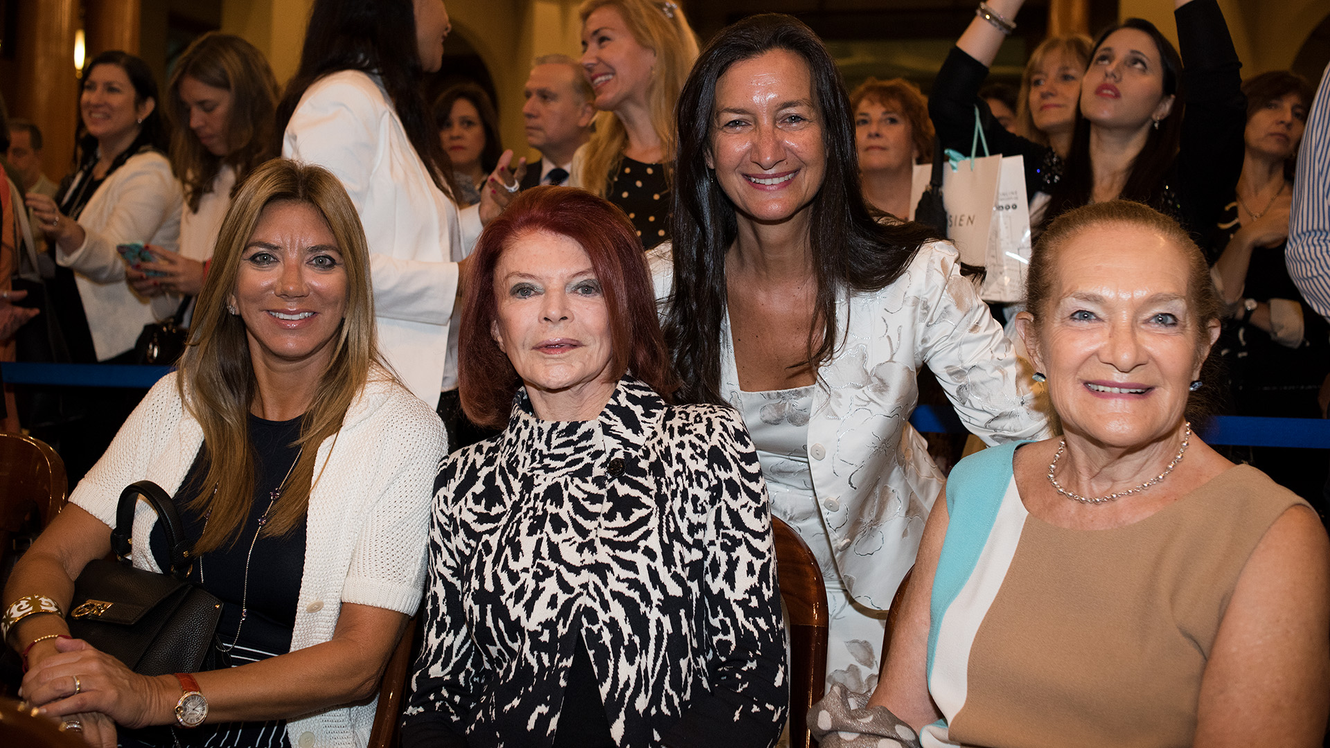Bettina Bullgheroni, la Condesa Iris Sielecki; Andrea Grobocopatel y su madre, Edith Feler.