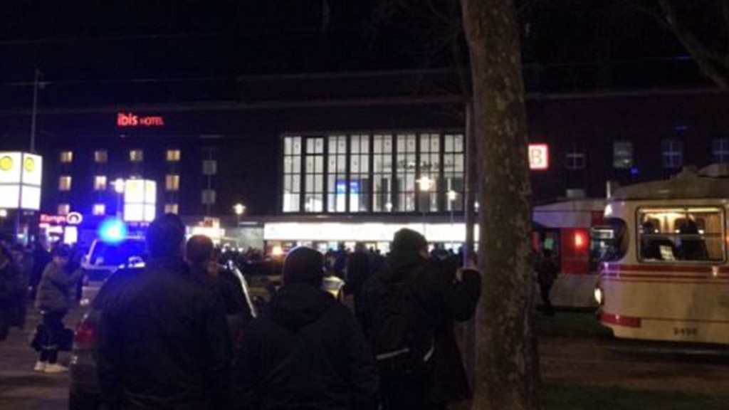 3E1E361E00000578-4298896-image-m-21_1489092115199