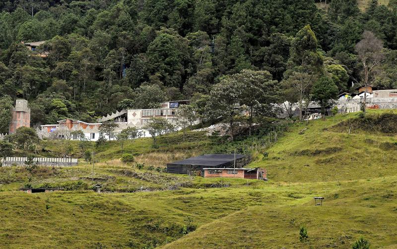 La Catedral, la lujosa prisión con billar, cancha de fútbol y cascada natura. Allí sus hombres le llevaban jovencitas de 14 a 17 años