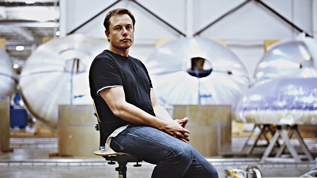 Elon Musk tiene 45 años, nació en Sudáfrica, está divorciado, tiene cinco hijos y una fortuna valuada en 13 mil millones de dólares