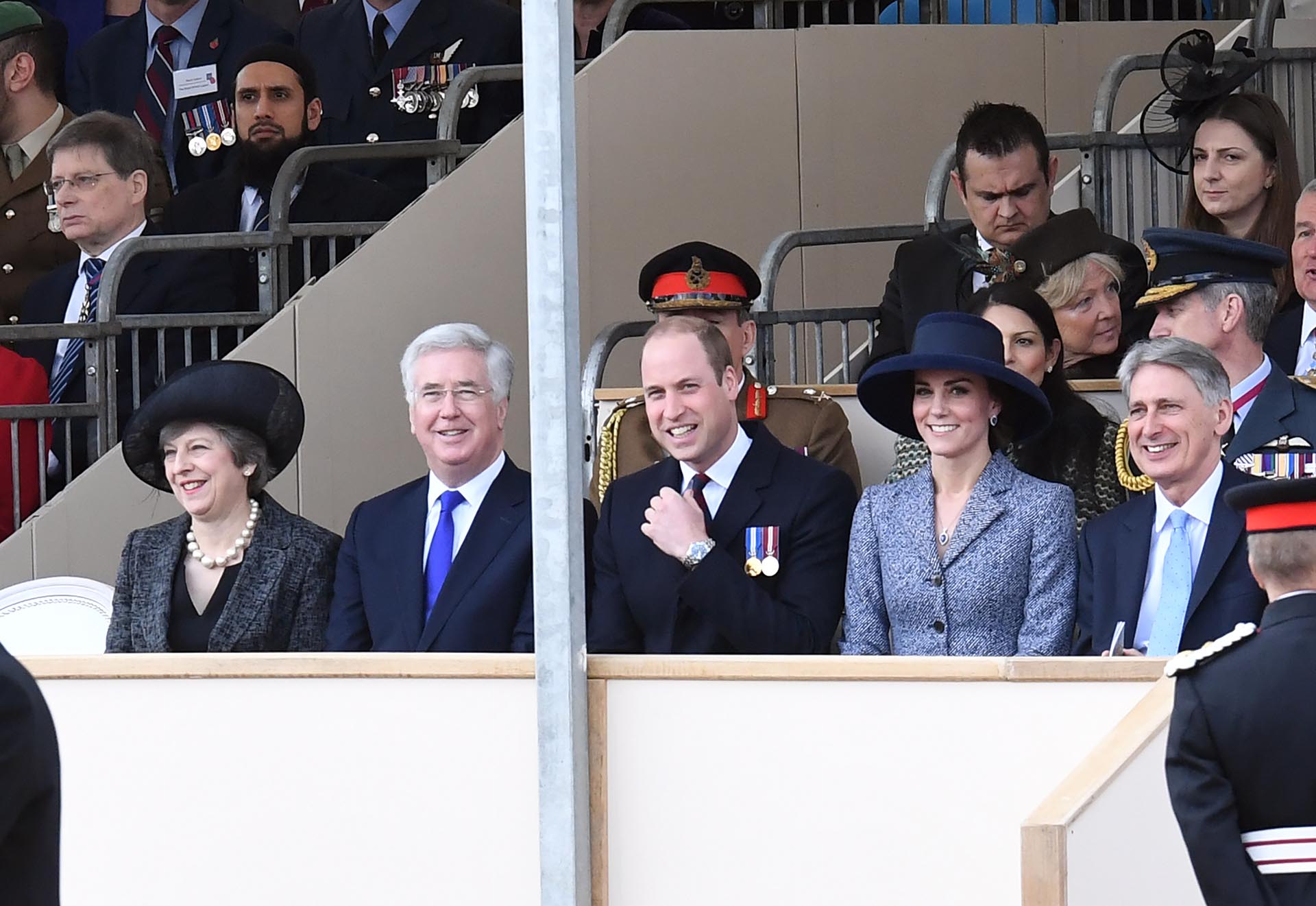 Teresa May, Michael Fallon, el príncipe Guillermo, Catalina de Cambridge y Phillip Hammond