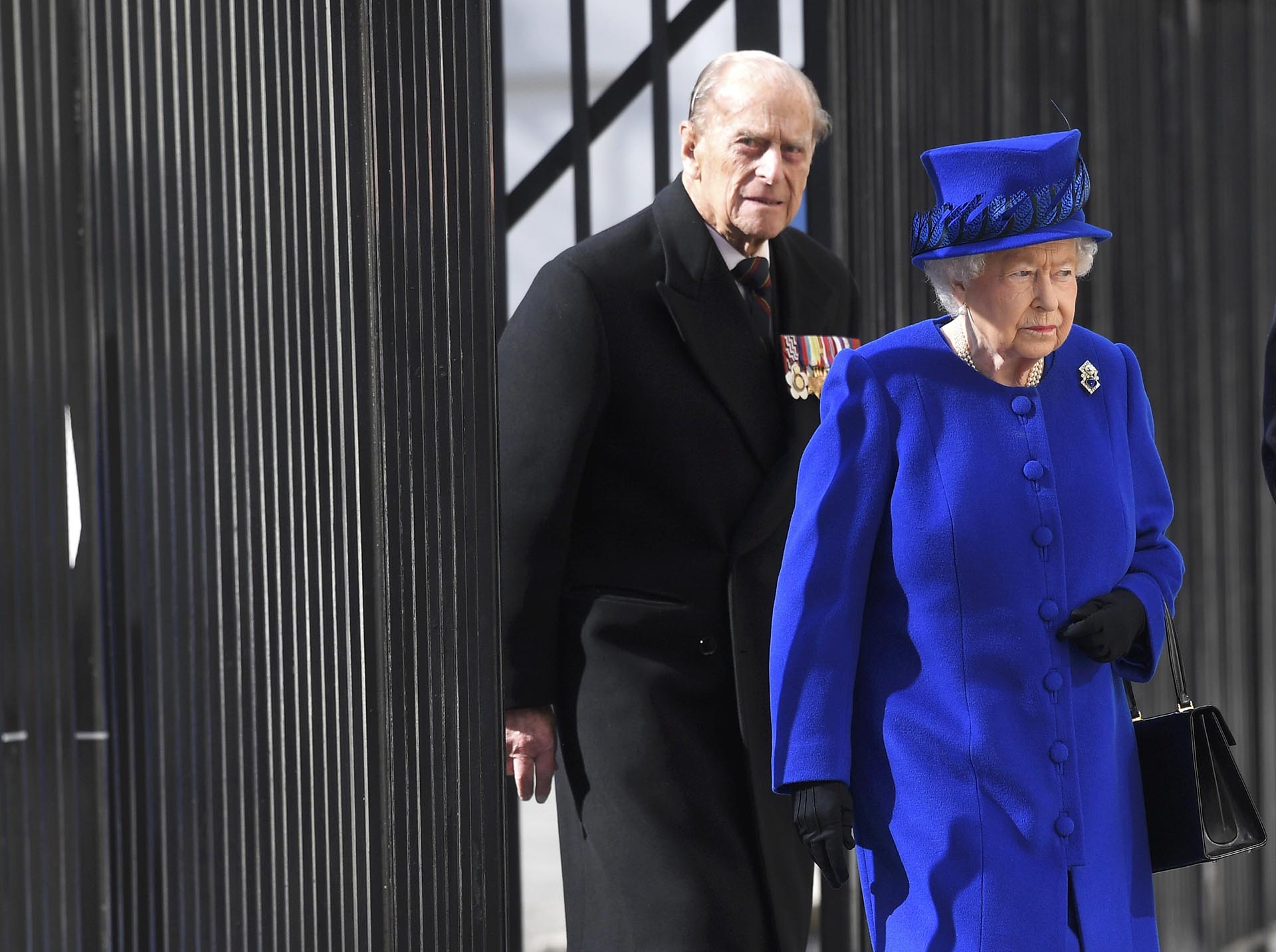 El arribo de la reina Isabel II en compañía de su marido, Felipe, duque de Edimburgo