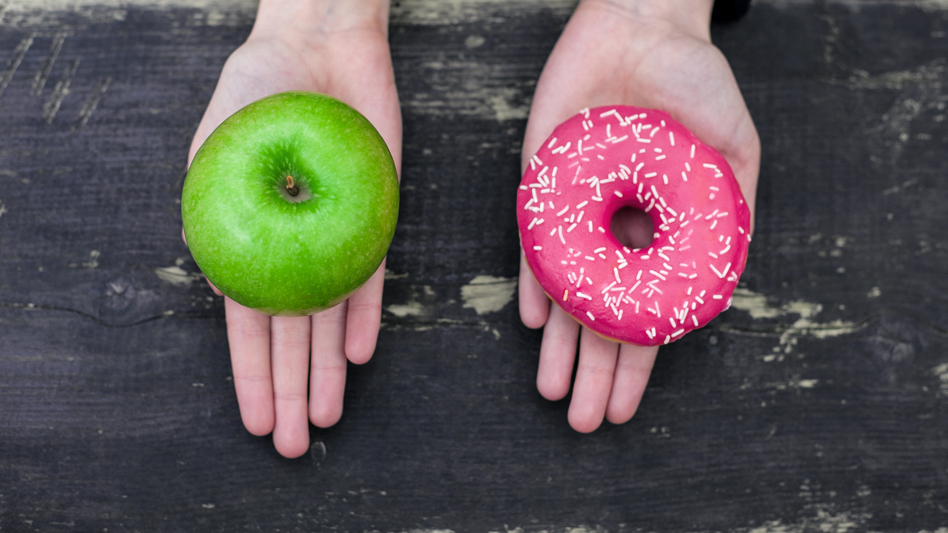 Ofrecer un snack saludable potencia el rendimiento de los empleados y ayuda en su bienestar (iStock)