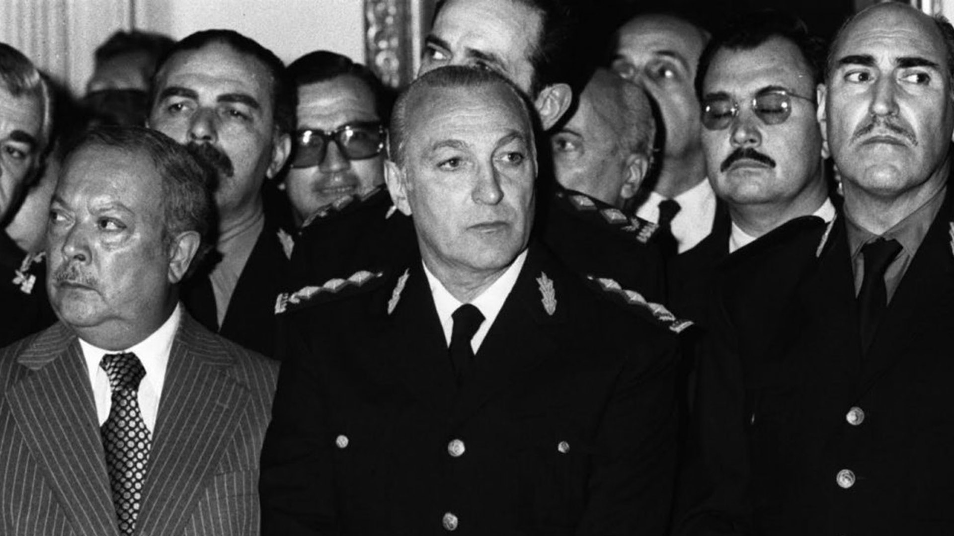 José López Rega fue ministro de Bienestar Social de los gobiernos de Cámpora, Perón e Isabel, y encaró el armado, sostuvo el funcionamiento y encubrió a la Triple A (Alianza Anticomunista Argentina)