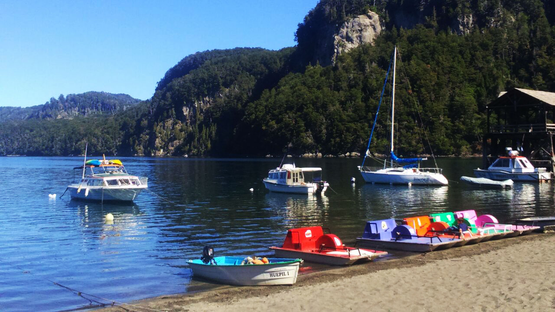 Los hinchas también disfrutaron de los paisajes de Villa La Angostura