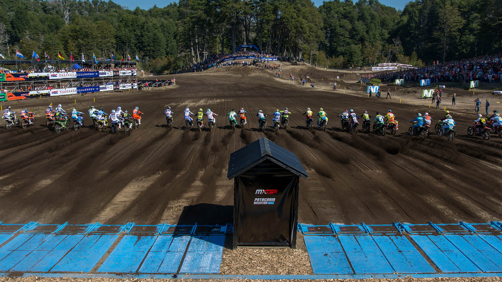 El ministro Santos apoyó la continuidad para el desarrollo del Mundial de la especialidad para el año próximo (Prensa MXGP Patagonia Argentina 2017)