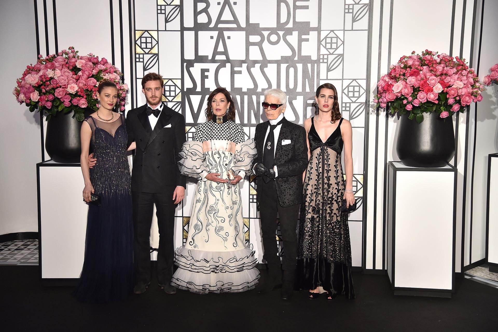 Beatrice Borromeo, Pierre Casiraghi, Carolina de Mónaco, Karl Lagerfeld y Charlotte Casiraghi