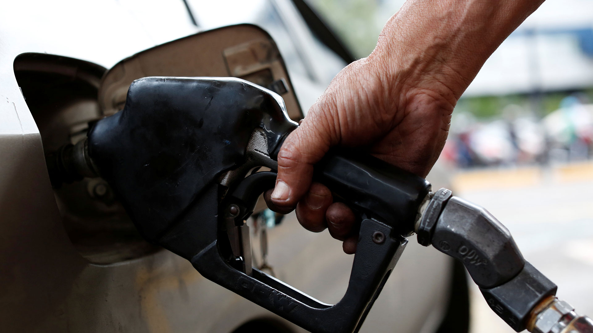 El pasado enero inició un desabasto de combustible en el país (Foto: Reuters)