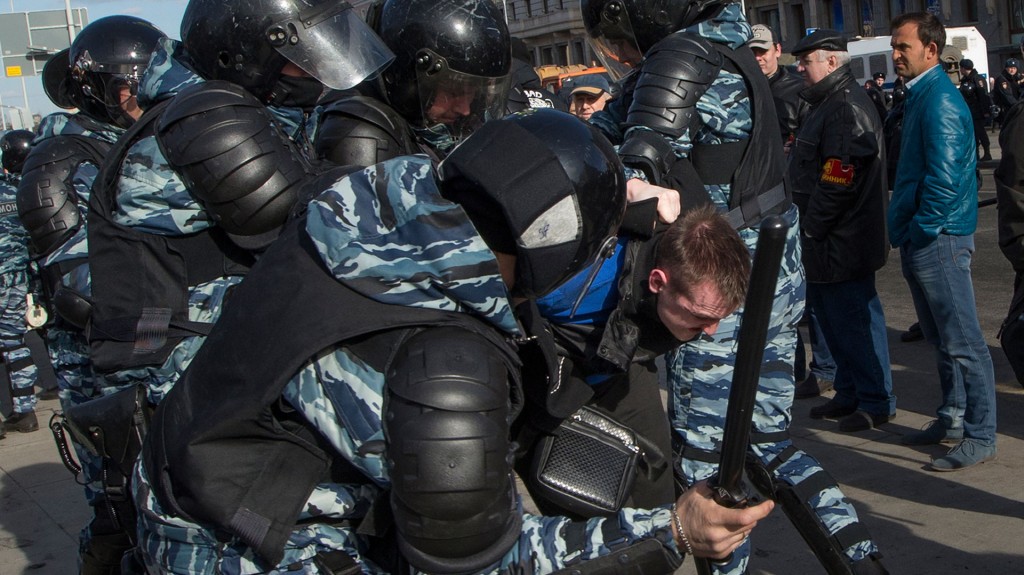 La policía evocó más de 7.000 personas, dando cuenta, así, de una movilización poco habitual para una manifestación no autorizada