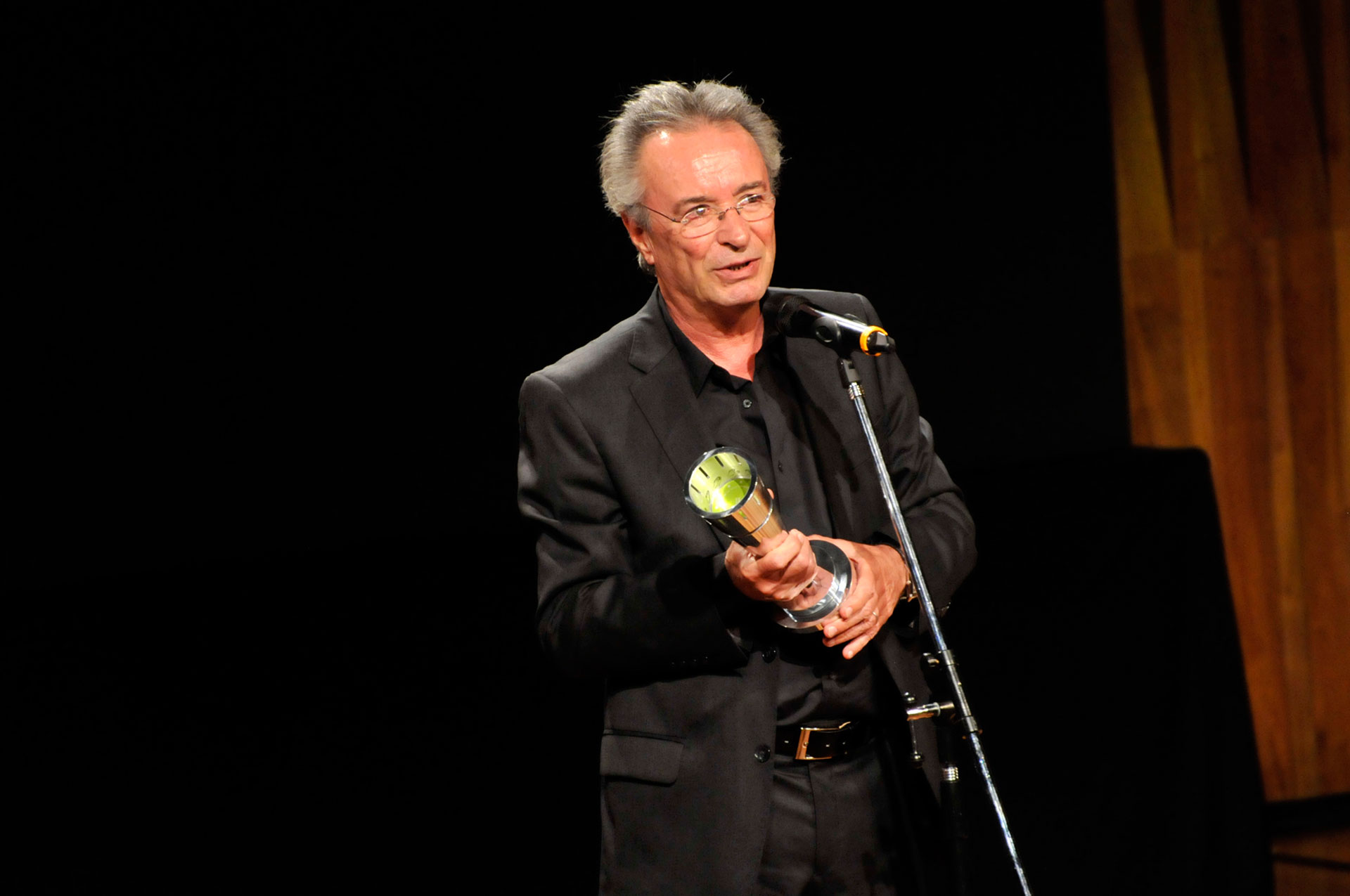 Oscar Martínez, ganador como actor protagónico de “El ciudadano ilustre”