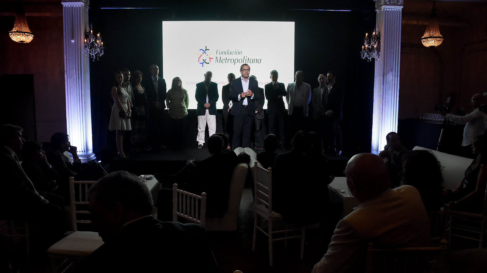 La Fundación Metropolitana es una organización no gubernamental que, desde el año 2000, trabaja para impulsar procesos de planeamiento participativo, lograr una coordinación interjurisdiccional e incidir en las políticas públicas de la metrópolis Buenos Aires
