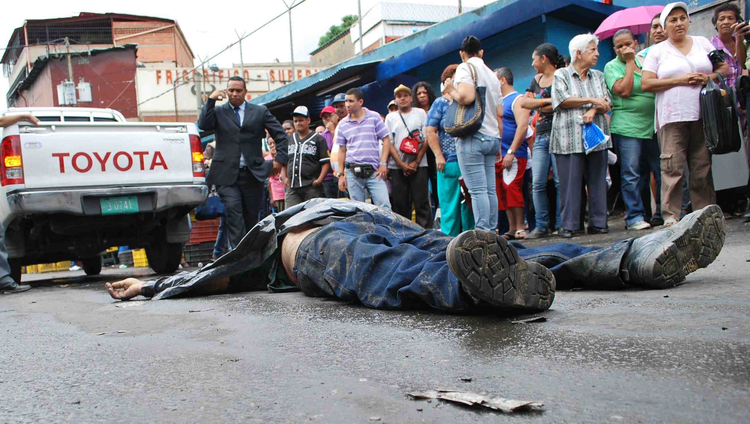 Solo El Salvador supera las cifras de violencia que registra Venezuela, donde 70 de cada 100 mil habitantes fallecen cada año asesinados