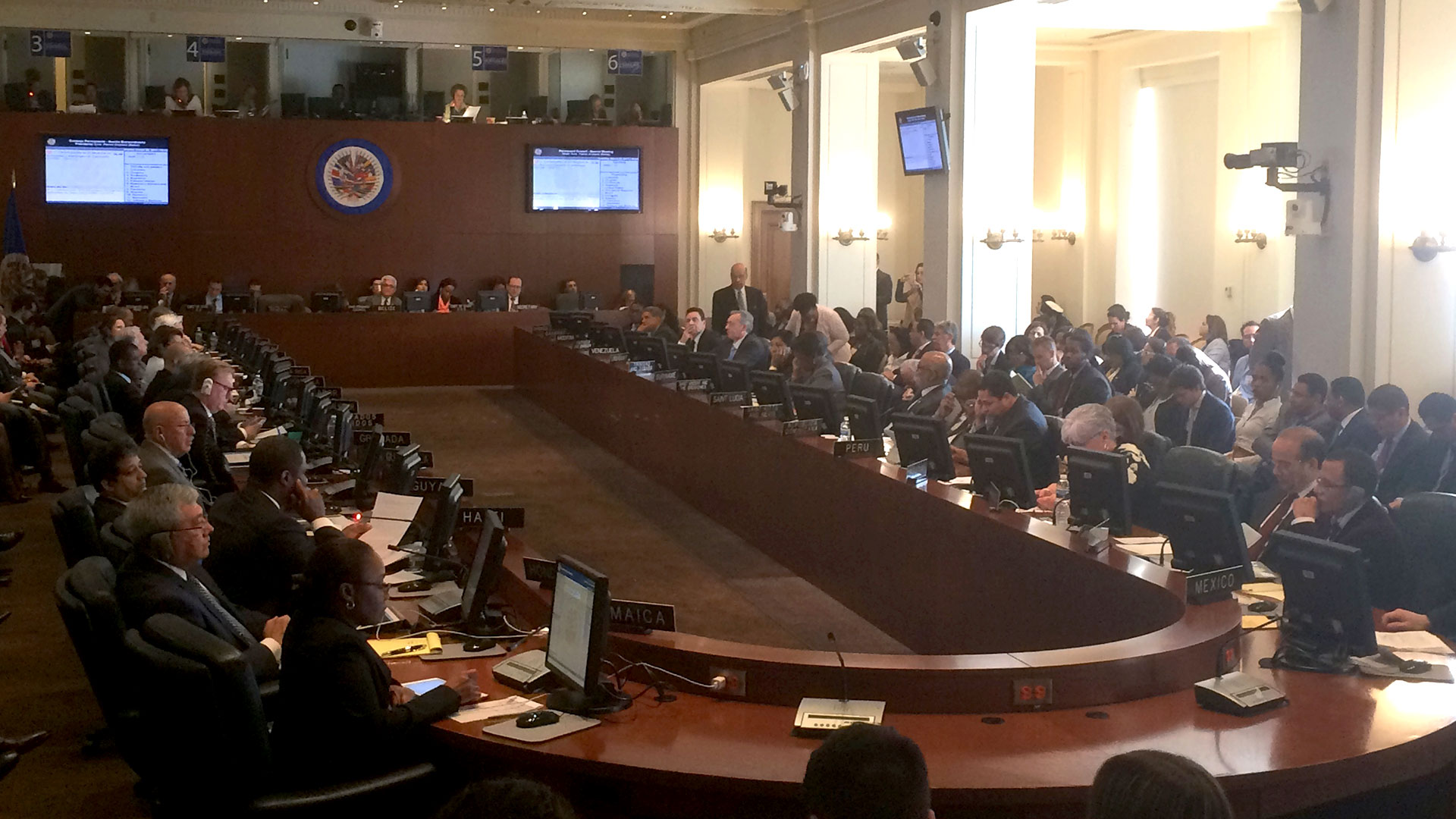 Los cancilleres están divididos sobre el papel que debe jugar la región en la crisis de Venezuela