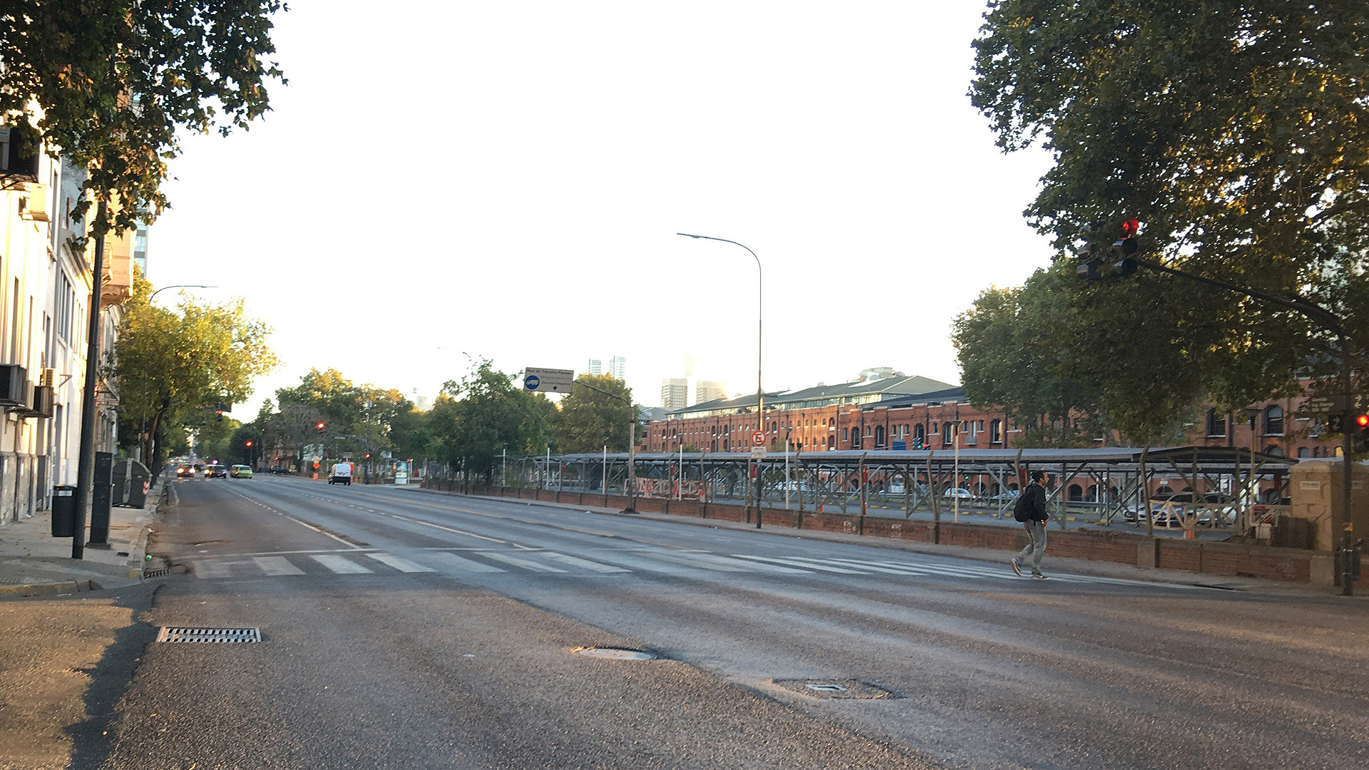 Así lucía esta mañana la zona del bajo porteño (Foto: agencia EFE)